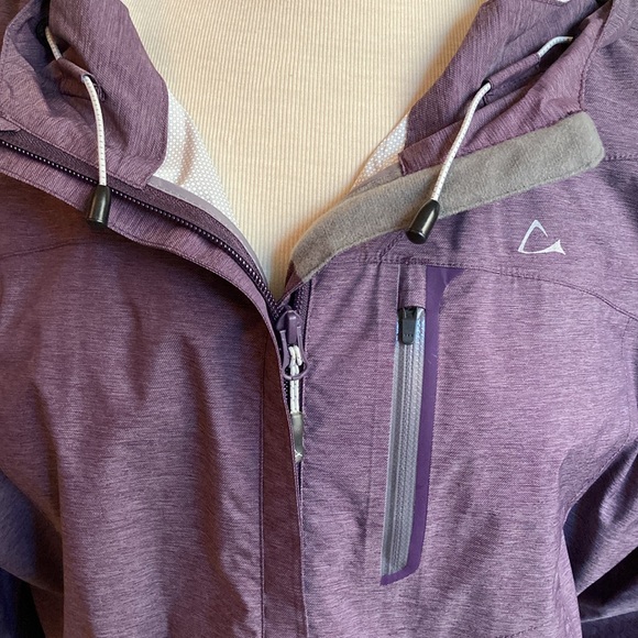 Paradox waterproof lightweight jacket - Picture 2 of 10